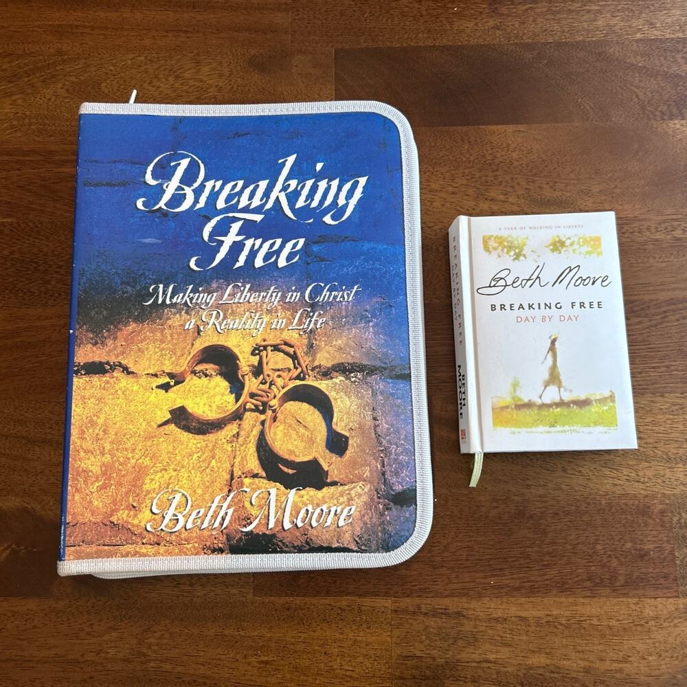 *RARE Beth Moore Breaking Free 11 DVD SET with Listening Guide/Question Book E26